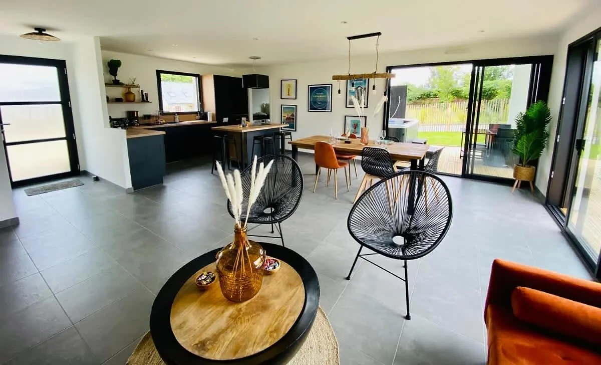 Holiday home Carantec 4 Stars House With Private Jacuzzi And Garden For 6 Persons Villa