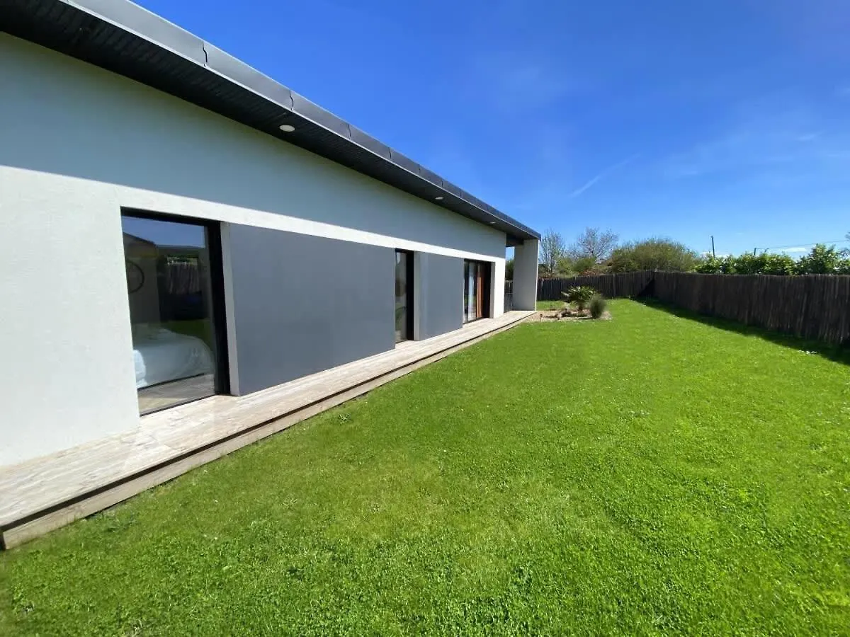 Holiday home Carantec 4 Stars House With Private Jacuzzi And Garden For 6 Persons Villa