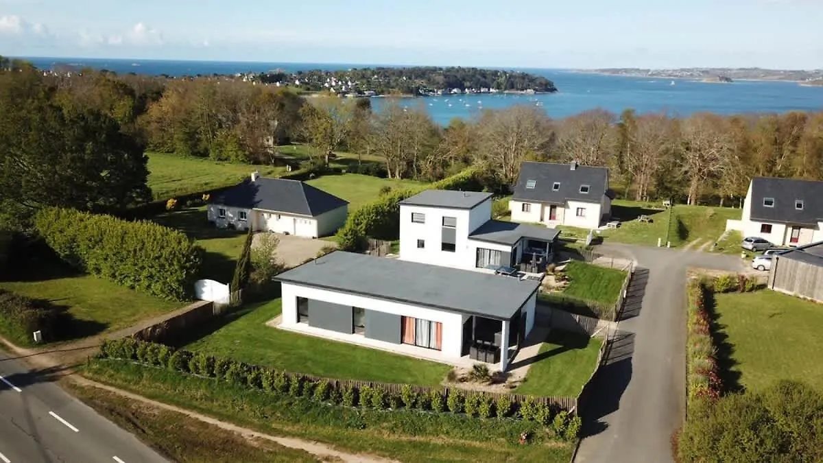 Carantec 4 Stars House With Private Jacuzzi And Garden For 6 Persons Villa France